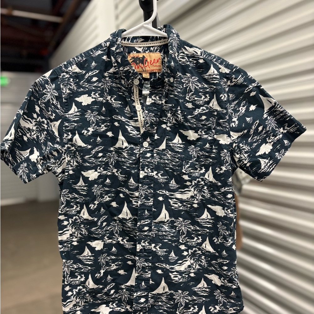 Ingear Navy and White Sailboat Print Short-Sleeve Button-Down Shirt